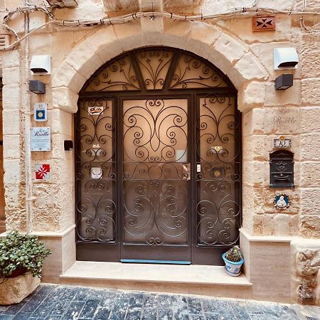 10 La Ruelle Apartment Valletta Exterior photo